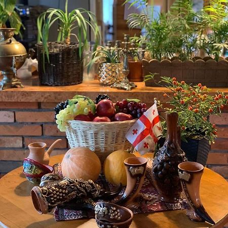 Hotel Tyrol I Restauracja Zycie Gruzji Osielsko Bagian luar foto