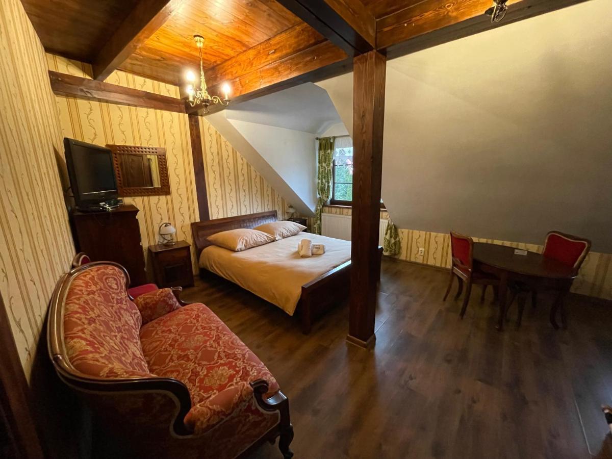 Hotel Tyrol I Restauracja Zycie Gruzji Osielsko Bagian luar foto