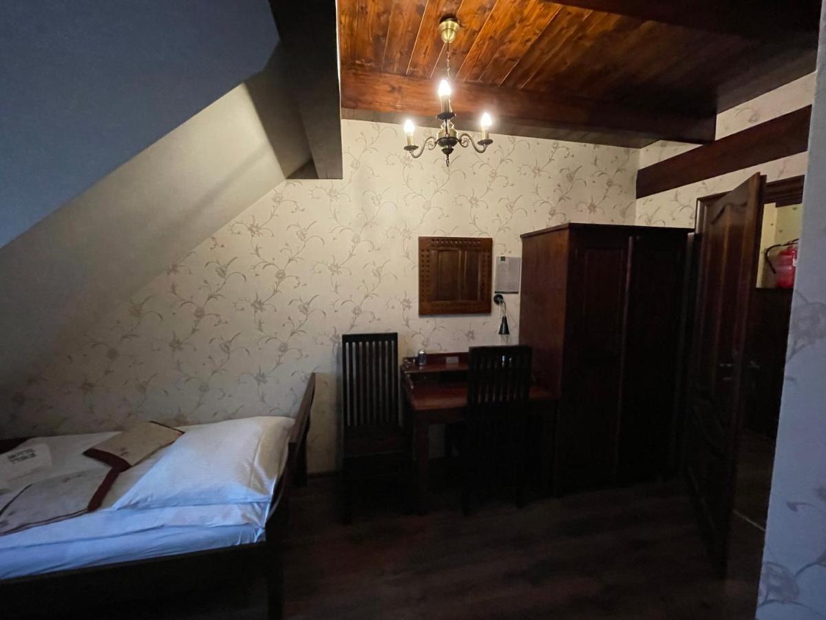 Hotel Tyrol I Restauracja Zycie Gruzji Osielsko Bagian luar foto
