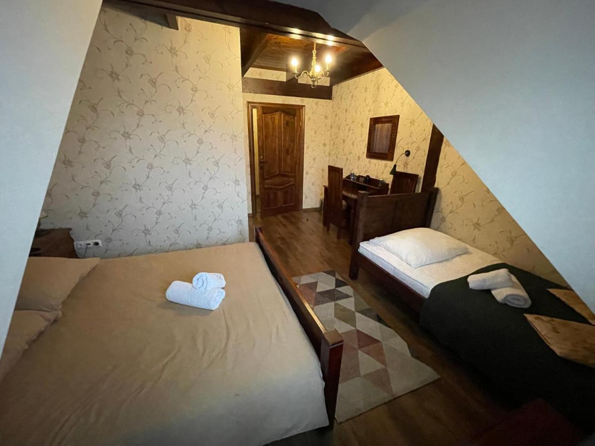 Hotel Tyrol I Restauracja Zycie Gruzji Osielsko Bagian luar foto