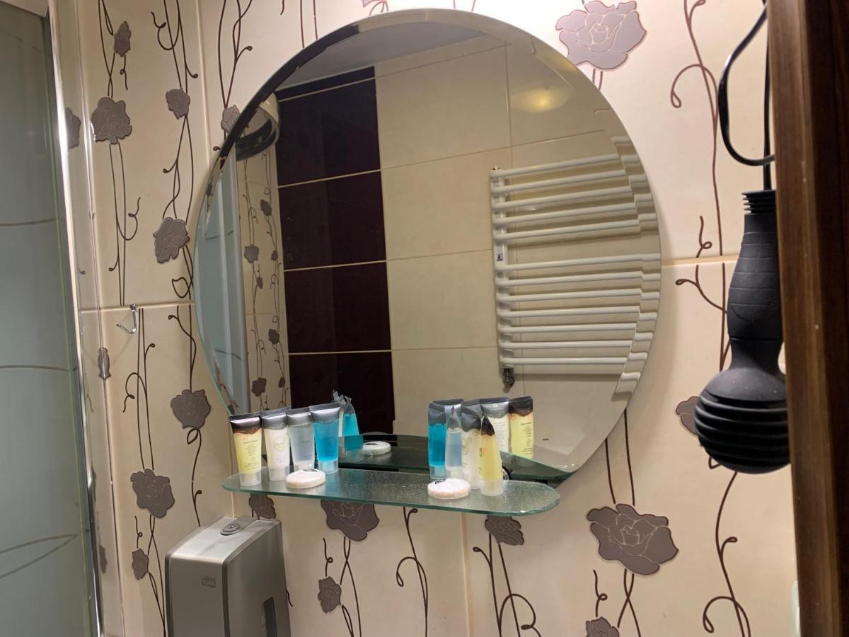Hotel Tyrol I Restauracja Zycie Gruzji Osielsko Bagian luar foto