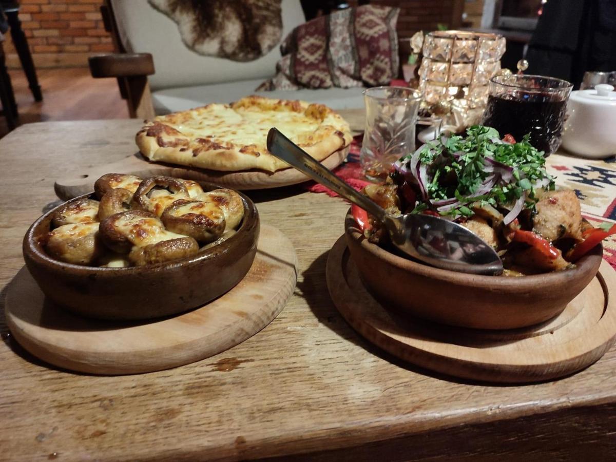 Hotel Tyrol I Restauracja Zycie Gruzji Osielsko Bagian luar foto