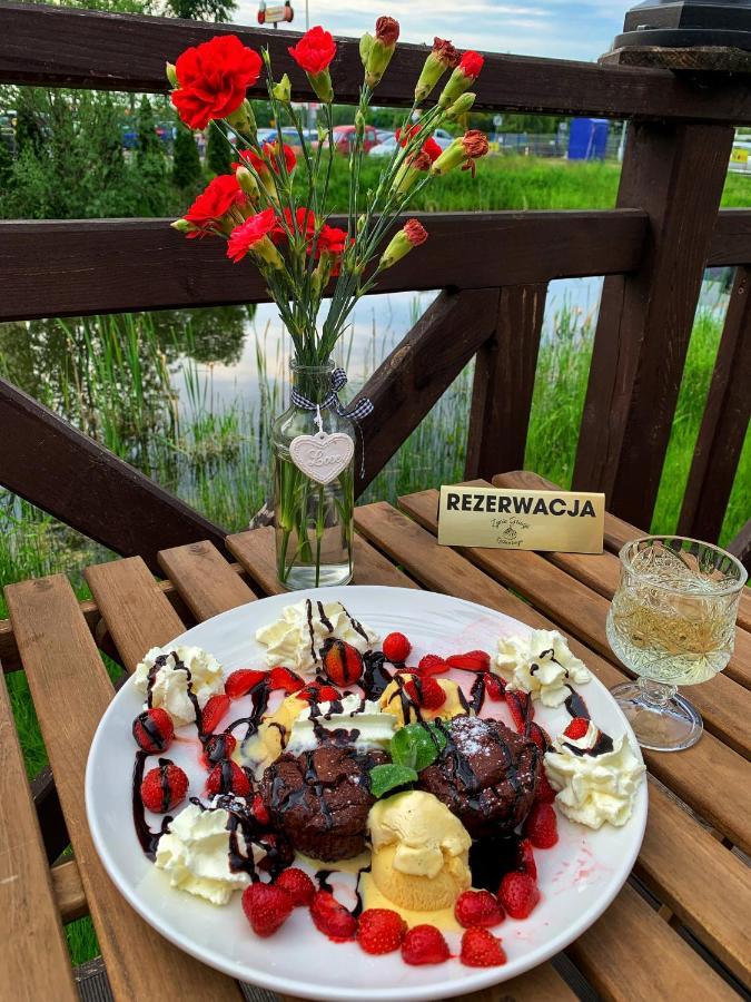 Hotel Tyrol I Restauracja Zycie Gruzji Osielsko Bagian luar foto