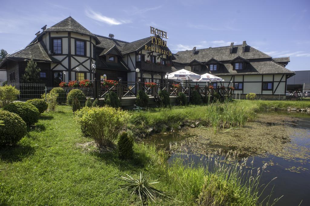 Hotel Tyrol I Restauracja Zycie Gruzji Osielsko Bagian luar foto